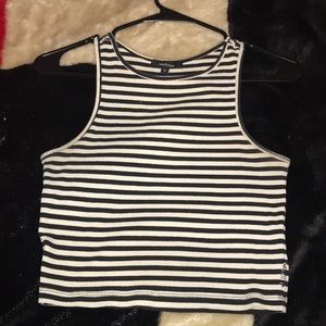 short sleeve/crop top with stripes